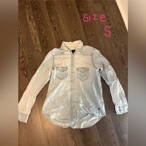 American eagle boyfriend shirt size small